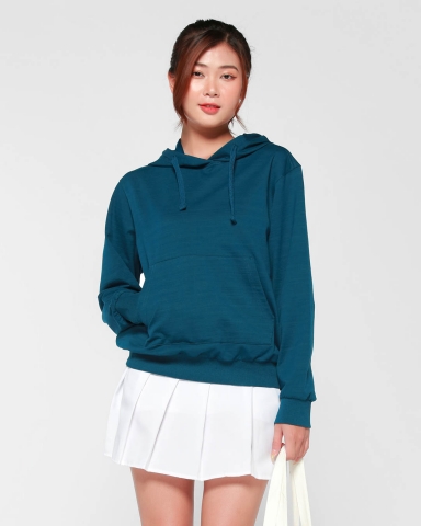 Những cách phối hợp phụ kiện túi xách với áo hoodie dành cho nữ